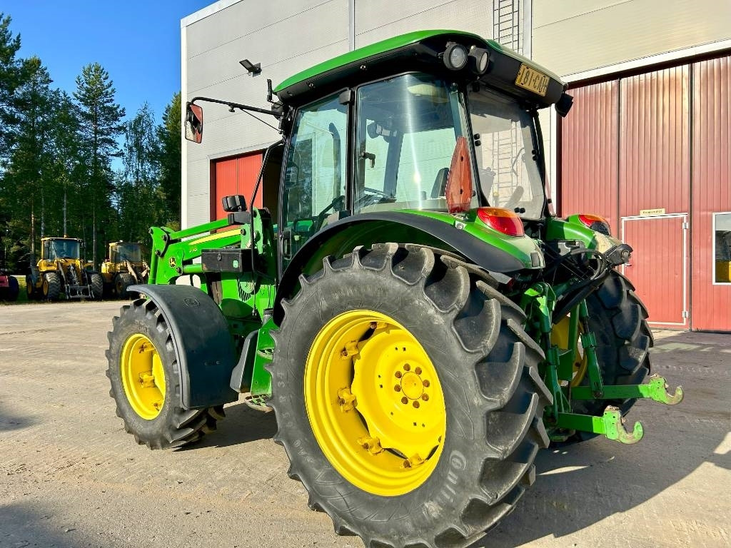 John Deere MYYTY!!SOLD!! 5100M ETUKUORMAAJALLA - Tracteur agricole: photos 3 John Deere MYYTY!!SOLD!! 5100M ETUKUORMAAJALLA - Tracteur agricole: photos 3