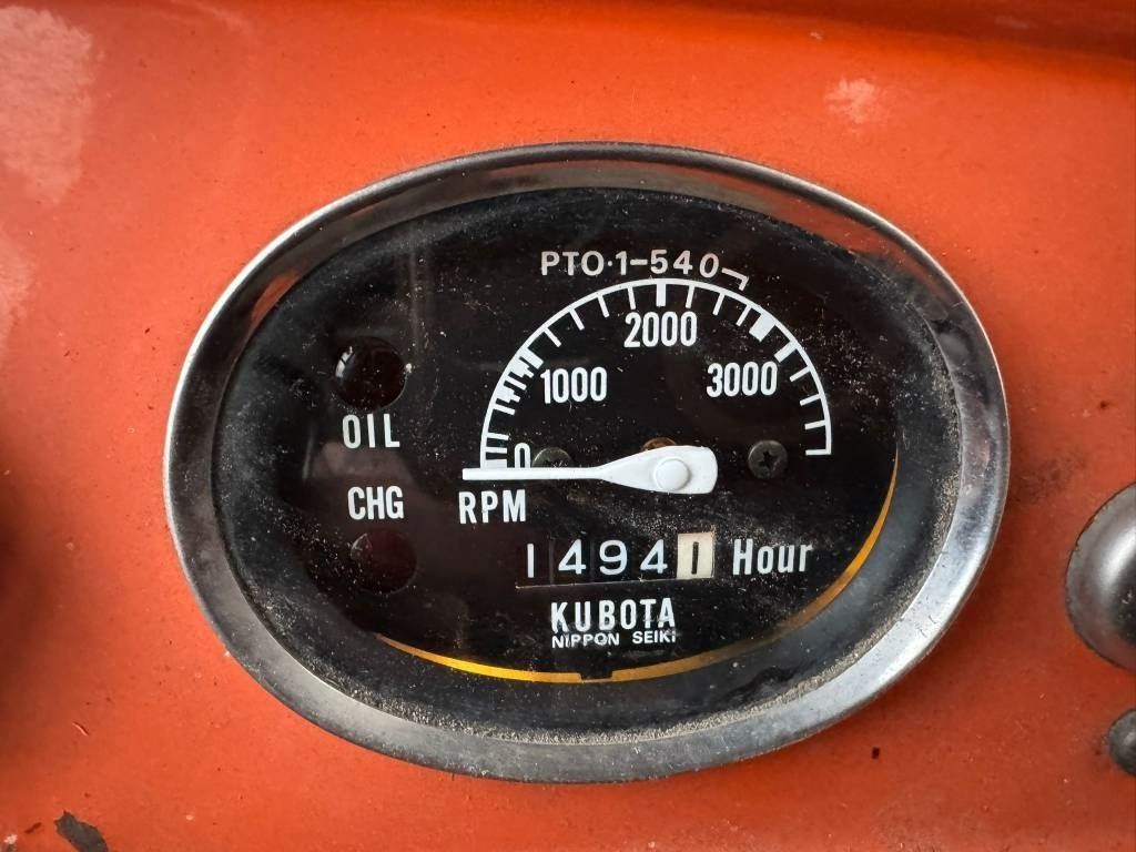 Tracteur agricole Kubota L245 DT ETUKUORMAAJALLA: photos 11