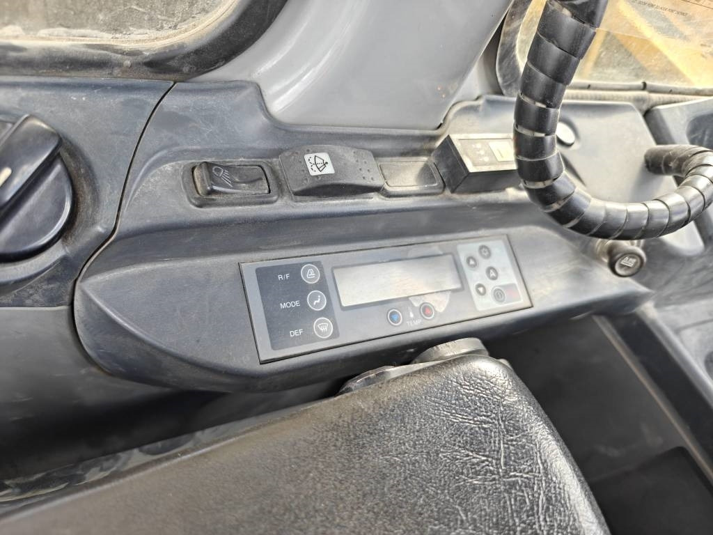 New Holland E225BSR ENGCONILLA - Pelle sur chenille: photos 3 New Holland E225BSR ENGCONILLA - Pelle sur chenille: photos 3