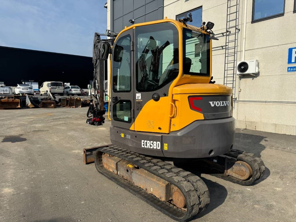 Volvo ECR58D PYÖRITTÄJÄLLÄ  - Mini pelle: photos 3 Volvo ECR58D PYÖRITTÄJÄLLÄ  - Mini pelle: photos 3
