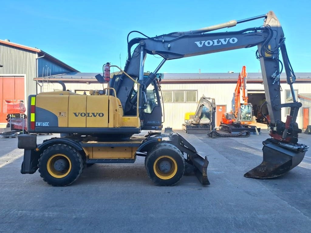 Volvo EW160C PYÖRITTÄJÄLLÄ - Pelle sur pneus: photos 5 Volvo EW160C PYÖRITTÄJÄLLÄ - Pelle sur pneus: photos 5