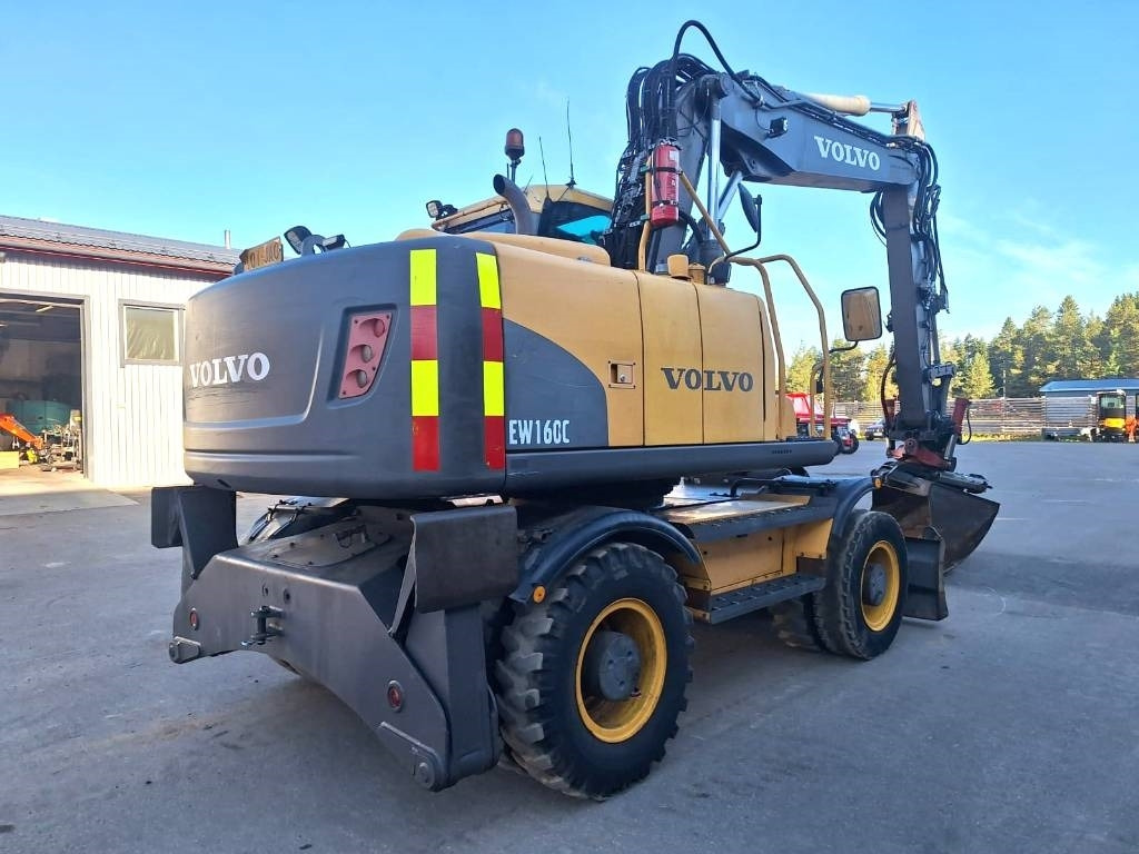Volvo EW160C PYÖRITTÄJÄLLÄ - Pelle sur pneus: photos 4 Volvo EW160C PYÖRITTÄJÄLLÄ - Pelle sur pneus: photos 4