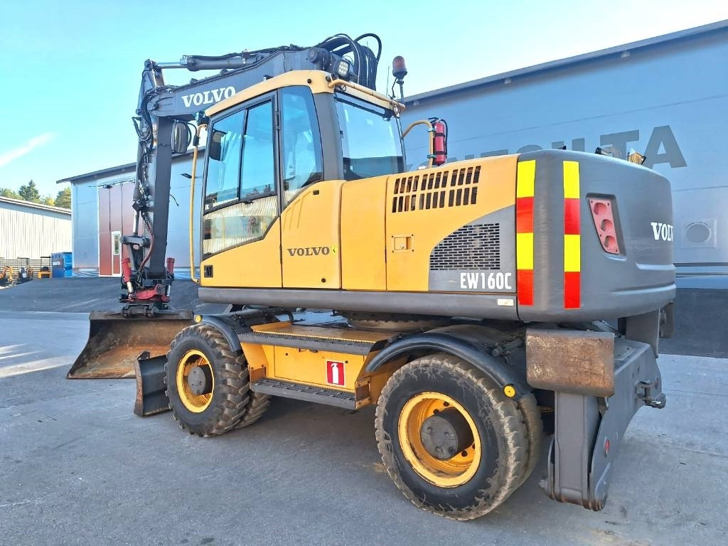 Volvo EW160C PYÖRITTÄJÄLLÄ - Pelle sur pneus: photos 2 Volvo EW160C PYÖRITTÄJÄLLÄ - Pelle sur pneus: photos 2
