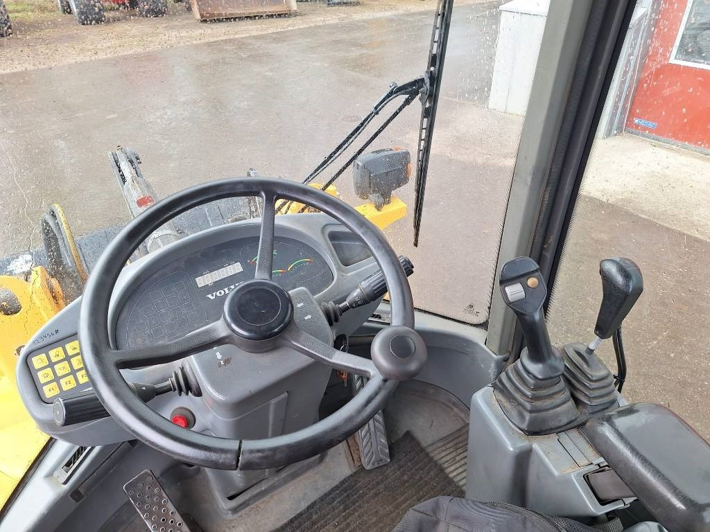 Chargeuse sur pneus Volvo L30B AURALLA: photos 9