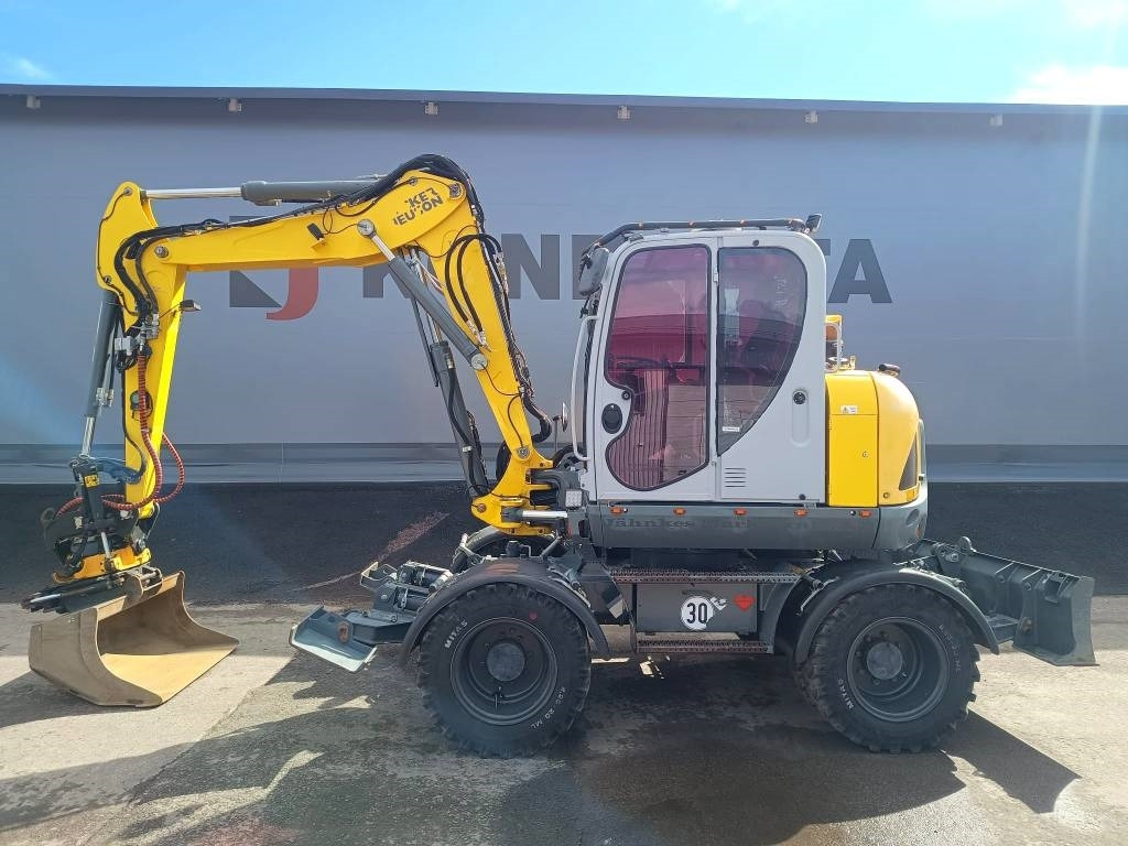 Wacker Neuson EW100 PYÖRITTÄJÄLLÄ - Pelle sur pneus: photos 1 Wacker Neuson EW100 PYÖRITTÄJÄLLÄ - Pelle sur pneus: photos 1