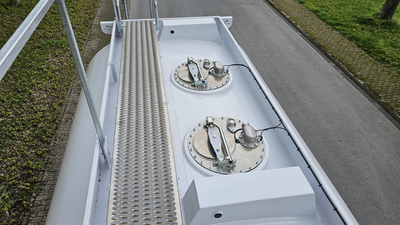 MERCEDES-BENZ Actros 3340 ADR Euro 3 - crédit-bail MERCEDES-BENZ Actros 3340 ADR Euro 3: photos 15