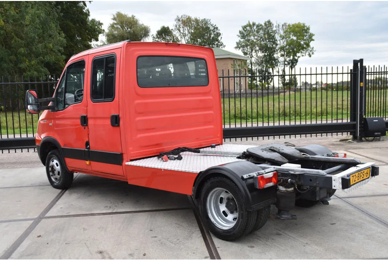 Iveco 40C18 - MANUAL - EURO 4 - 341 TKM - RADIO - BACKSEAT - 4 DOORS - GOOD CONDITION - - Tracteur routier: photos 3 Iveco 40C18 - MANUAL - EURO 4 - 341 TKM - RADIO - BACKSEAT - 4 DOORS - GOOD CONDITION - - Tracteur routier: photos 3