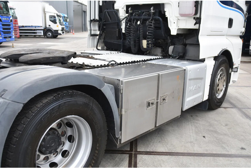 Tracteur routier MAN TGX 18.420 - EURO 6 - ADR FL - PARK. AIRCO - NAVI - PTO - XENON LIGHTS - TOP CONDITION -: photos 10