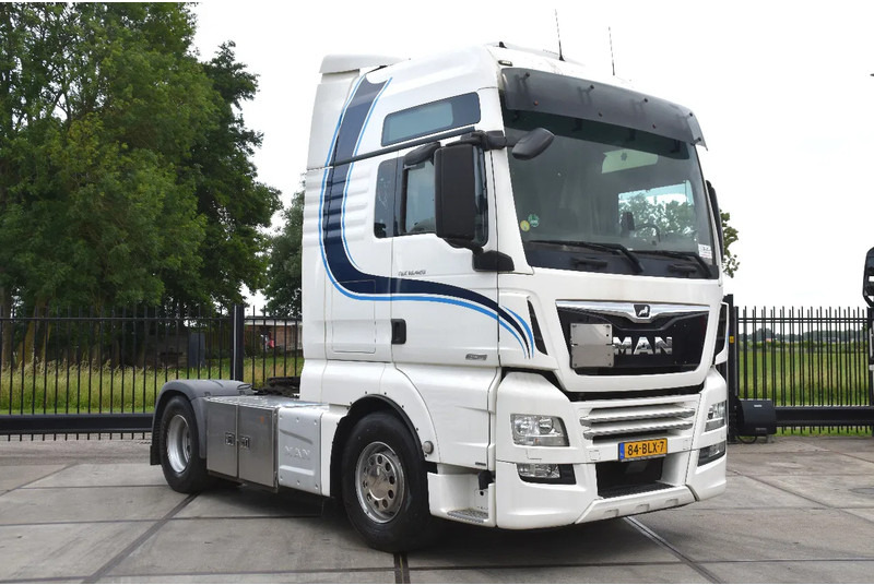 MAN TGX 18.420 - EURO 6 - ADR FL - PARK. AIRCO - NAVI - PTO - XENON LIGHTS - TOP CONDITION - - Tracteur routier: photos 1 MAN TGX 18.420 - EURO 6 - ADR FL - PARK. AIRCO - NAVI - PTO - XENON LIGHTS - TOP CONDITION - - Tracteur routier: photos 1