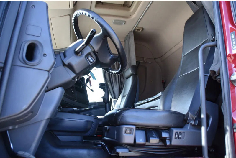 Scania R420 HL 6x2/4 - ADR FL - MANUAL - EURO 5 - 698 TKM - HYDRAULIC SYSTEM - LEATHER SEATS - XENON - - Tracteur routier: photos 4 Scania R420 HL 6x2/4 - ADR FL - MANUAL - EURO 5 - 698 TKM - HYDRAULIC SYSTEM - LEATHER SEATS - XENON - - Tracteur routier: photos 4