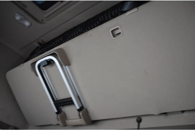 Scania R490 TL 6x2/4 - RETARDER - ACC - DIFF. LOCK - 2 x FUEL TANKS - 2 BEDS - EXCELLENT CONDITION - - Tracteur routier: photos 5 Scania R490 TL 6x2/4 - RETARDER - ACC - DIFF. LOCK - 2 x FUEL TANKS - 2 BEDS - EXCELLENT CONDITION - - Tracteur routier: photos 5