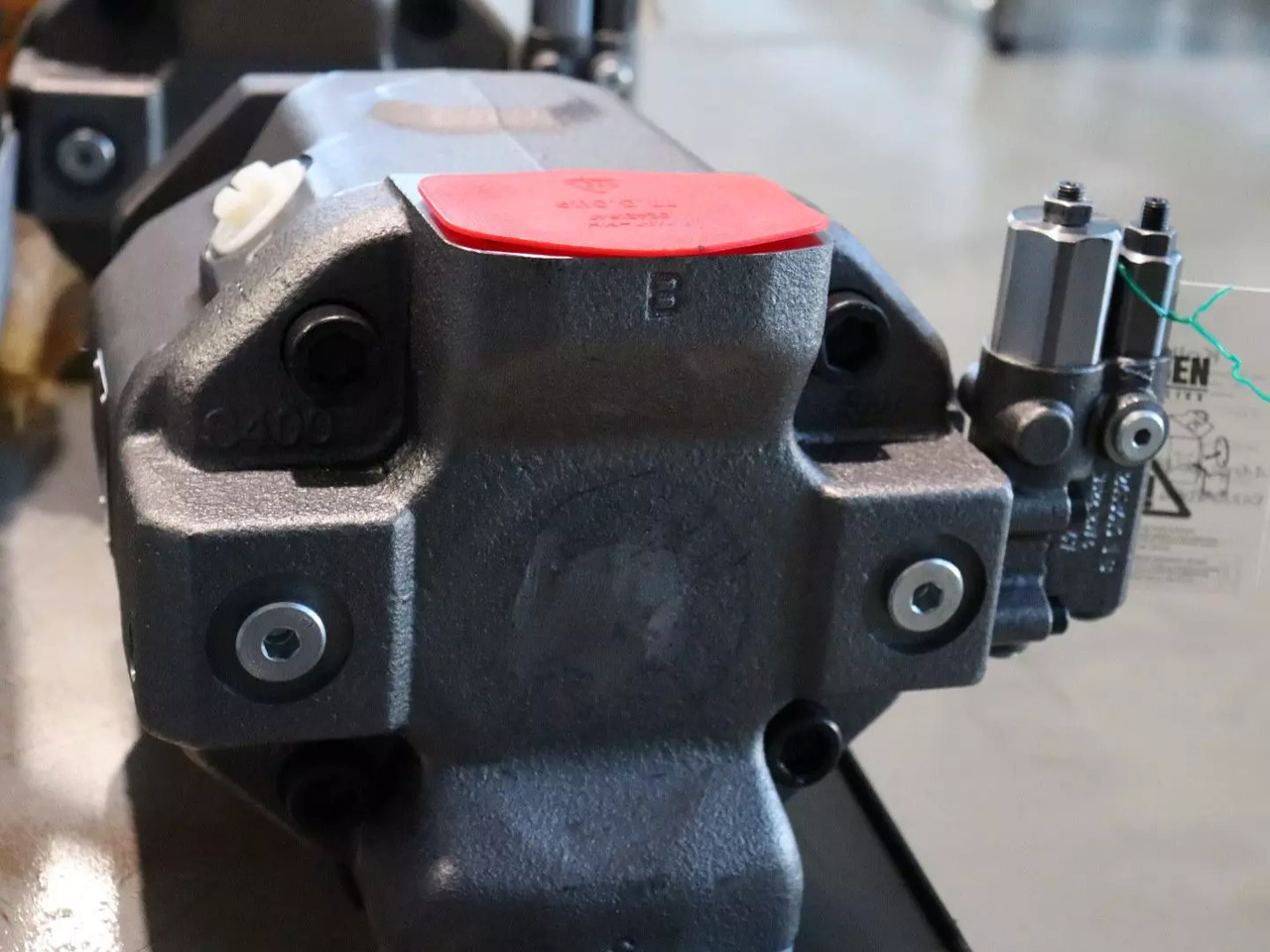 REXROTH A10VO100DFR/31L-VSC62N00 - Pompe hydraulique pour Matériel de manutention: photos 2 REXROTH A10VO100DFR/31L-VSC62N00 - Pompe hydraulique pour Matériel de manutention: photos 2