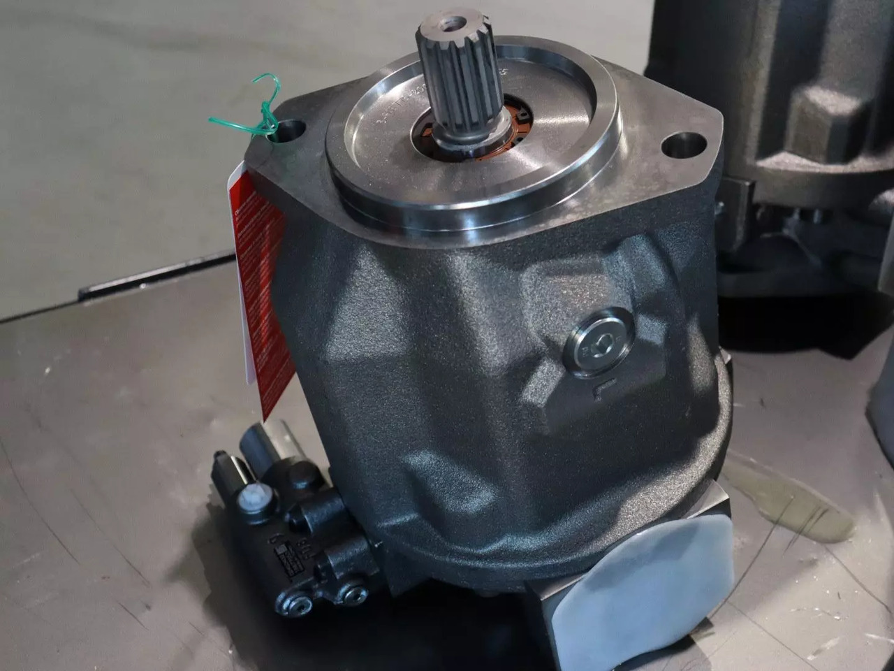 REXROTH A10VO71DFR/31L-VSC92N00 - Pompe hydraulique pour Engins de chantier: photos 2 REXROTH A10VO71DFR/31L-VSC92N00 - Pompe hydraulique pour Engins de chantier: photos 2