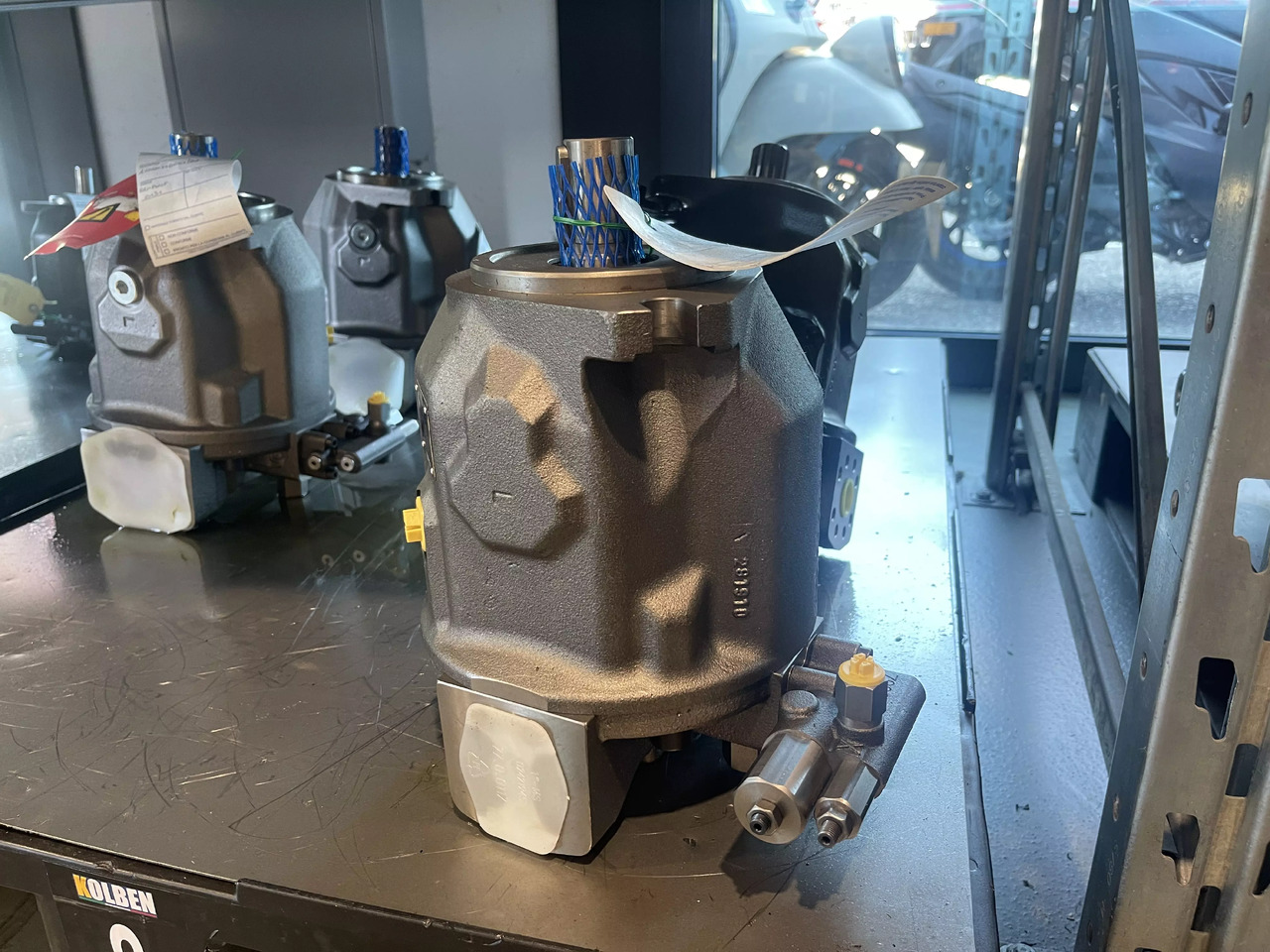 REXROTH A10VSO71DFR1/31L-VPA42N00 - Pompe hydraulique pour Matériel de manutention: photos 2 REXROTH A10VSO71DFR1/31L-VPA42N00 - Pompe hydraulique pour Matériel de manutention: photos 2