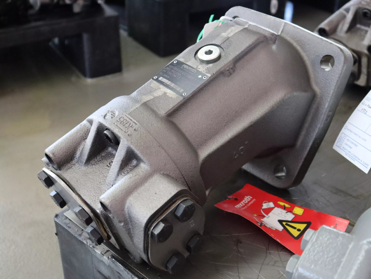 REXROTH A2FO107/61L-VAB05 - Pompe hydraulique: photos 1 REXROTH A2FO107/61L-VAB05 - Pompe hydraulique: photos 1