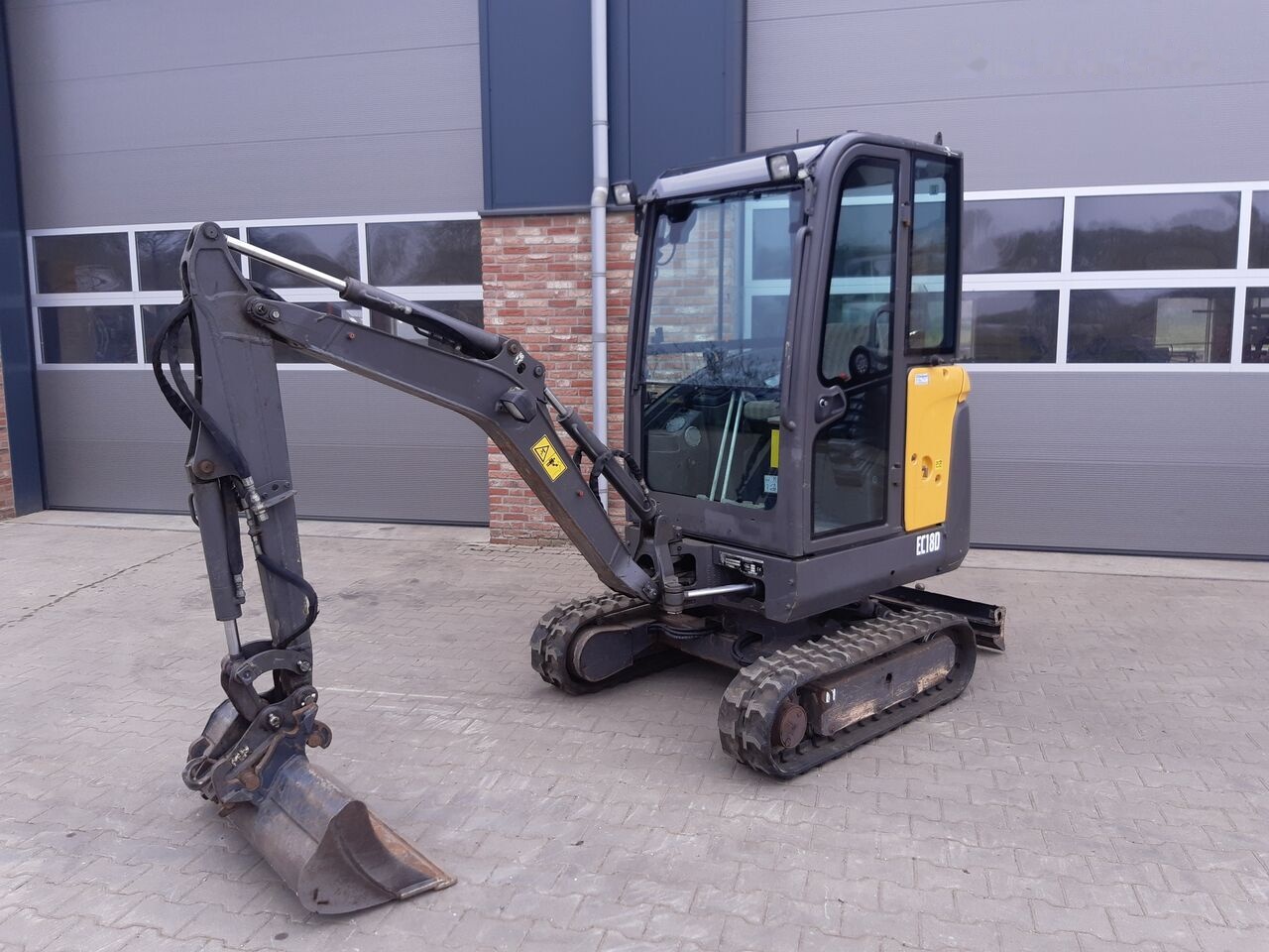 Volvo EC18D - Mini pelle: photos 1 Volvo EC18D - Mini pelle: photos 1