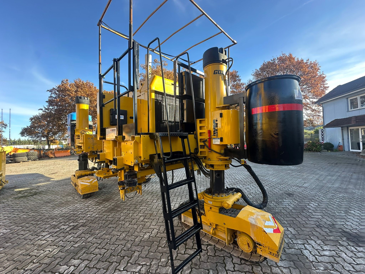 GOMACO 3300 - Machine à coffrage glissant: photos 1 GOMACO 3300 - Machine à coffrage glissant: photos 1