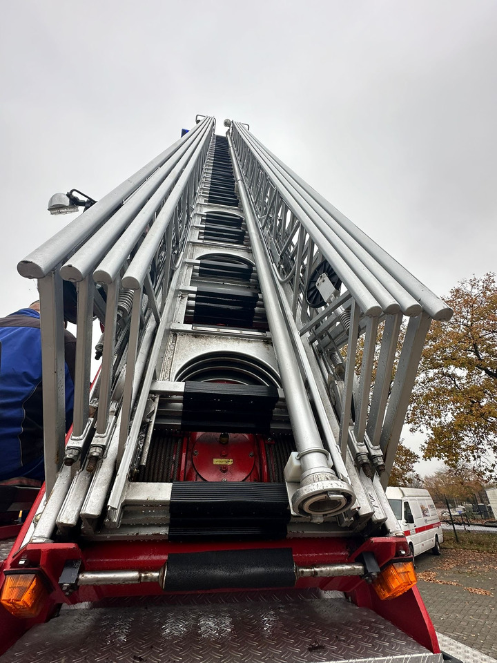 IVECO MAGIRUS 140-25A - Camion de pompier: photos 5 IVECO MAGIRUS 140-25A - Camion de pompier: photos 5