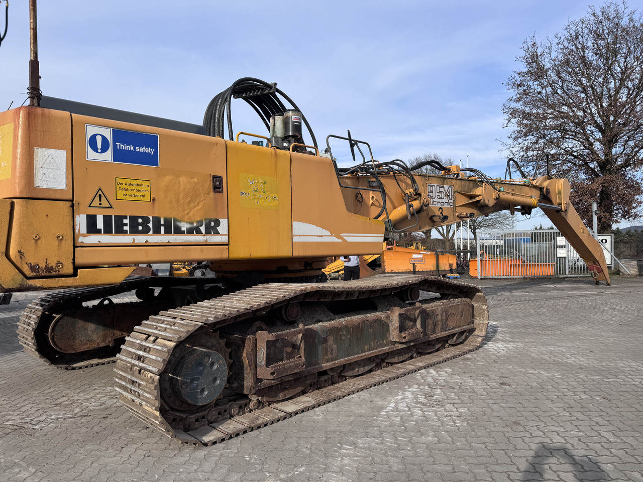 LIEBHERR R954BHDW material handler with elevation cab - Pelle de manutention: photos 3 LIEBHERR R954BHDW material handler with elevation cab - Pelle de manutention: photos 3