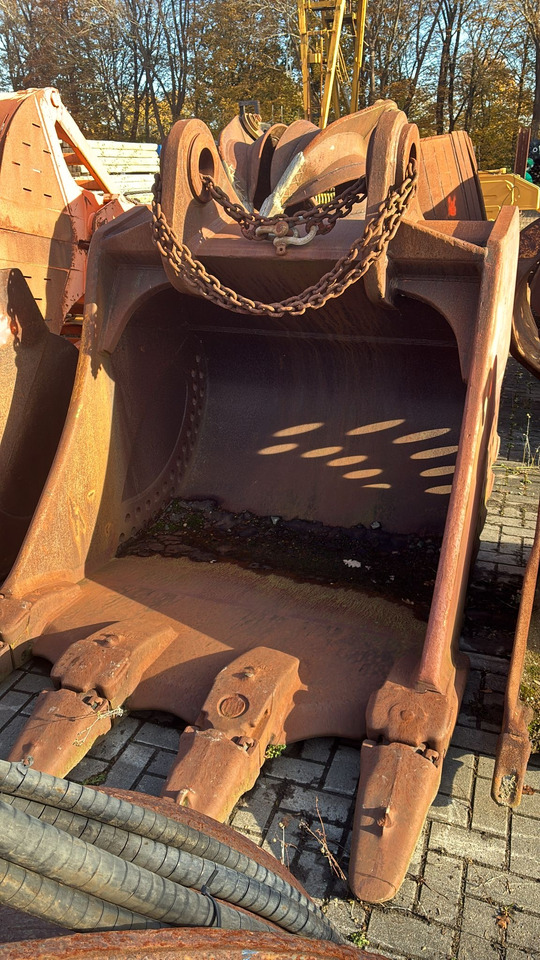 Liebherr Volvo Komatsu Volvo 460 Liebherr R944 R952 R974 KOMATSU PC1250 - Godet pour pelle pour Pelle sur chenille: photos 1 Liebherr Volvo Komatsu Volvo 460 Liebherr R944 R952 R974 KOMATSU PC1250 - Godet pour pelle pour Pelle sur chenille: photos 1