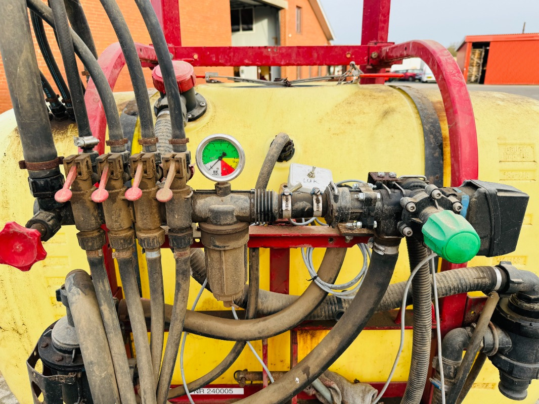 Kverneland UN-1350 - Matériel de récolte: photos 5 Kverneland UN-1350 - Matériel de récolte: photos 5