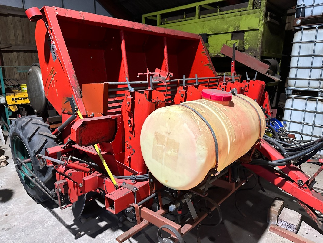 Kverneland UN-3200 - Matériel de récolte: photos 1 Kverneland UN-3200 - Matériel de récolte: photos 1