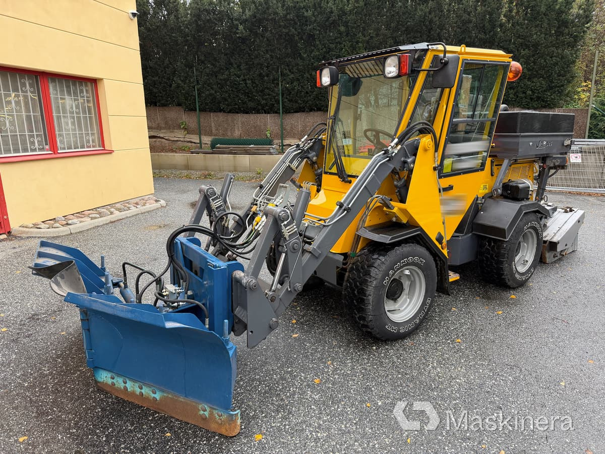 Redskapsbärare Wille 345 med snöutrustning - Autre matériel: photos 1 Redskapsbärare Wille 345 med snöutrustning - Autre matériel: photos 1