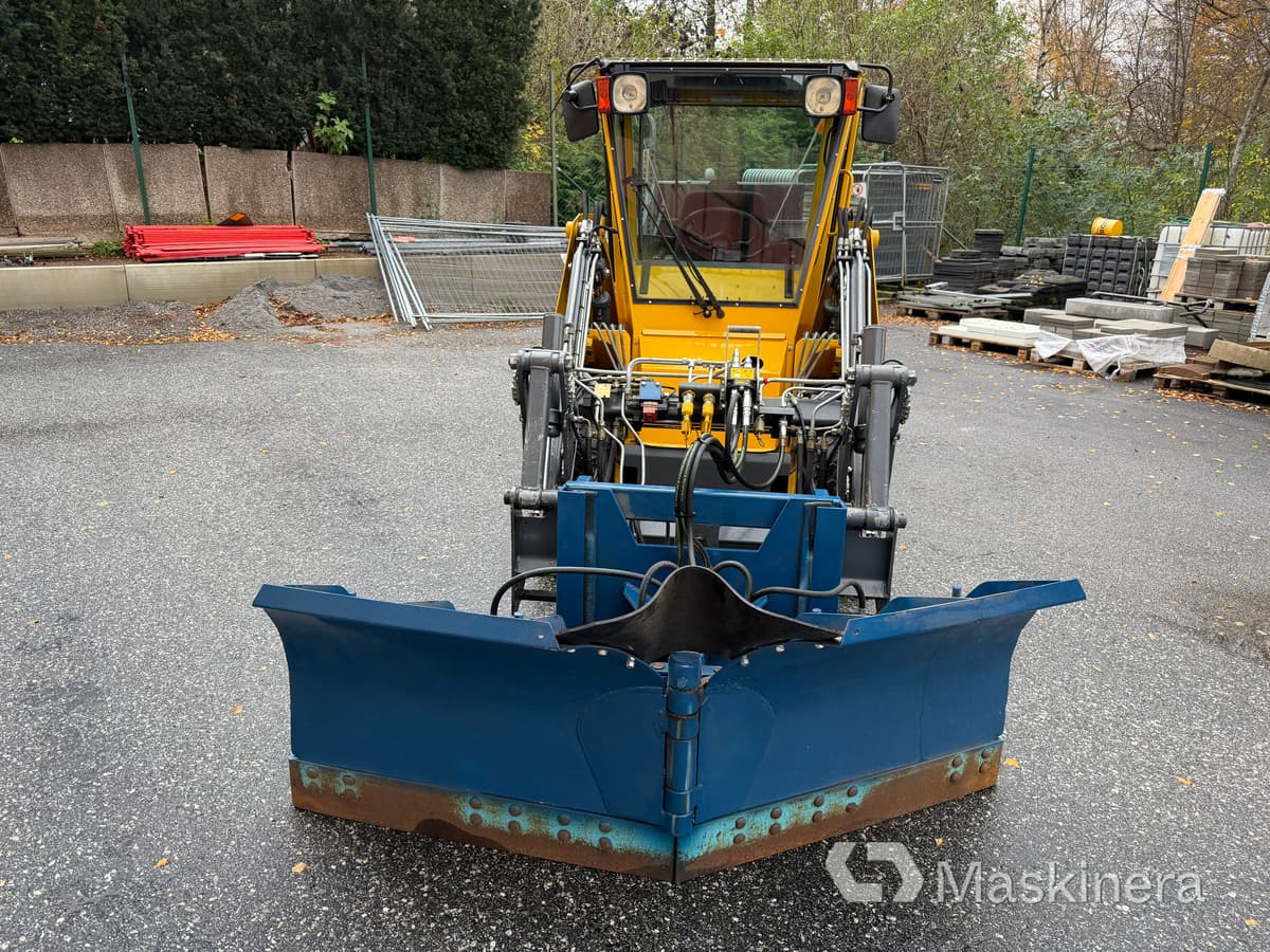 Redskapsbärare Wille 345 med snöutrustning - Autre matériel: photos 2 Redskapsbärare Wille 345 med snöutrustning - Autre matériel: photos 2