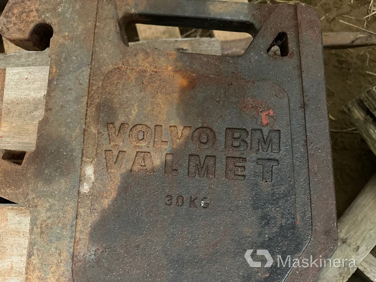 Frontvikter 7 st 30 kg Volvo BM Valvet - Contrepoids: photos 2 Frontvikter 7 st 30 kg Volvo BM Valvet - Contrepoids: photos 2