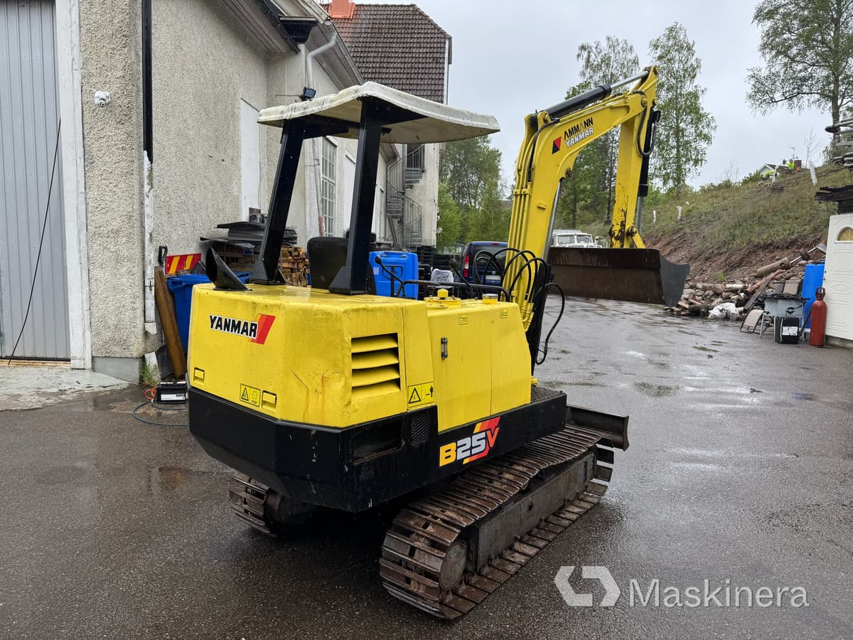 Grävmaskin Yanmar B25V med redskap & transportsläp - Pelle sur chenille: photos 5 Grävmaskin Yanmar B25V med redskap & transportsläp - Pelle sur chenille: photos 5