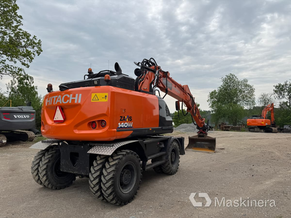 Hjulgrävare Hitachi Zaxis 140W med redskap - Pelle sur chenille: photos 5 Hjulgrävare Hitachi Zaxis 140W med redskap - Pelle sur chenille: photos 5