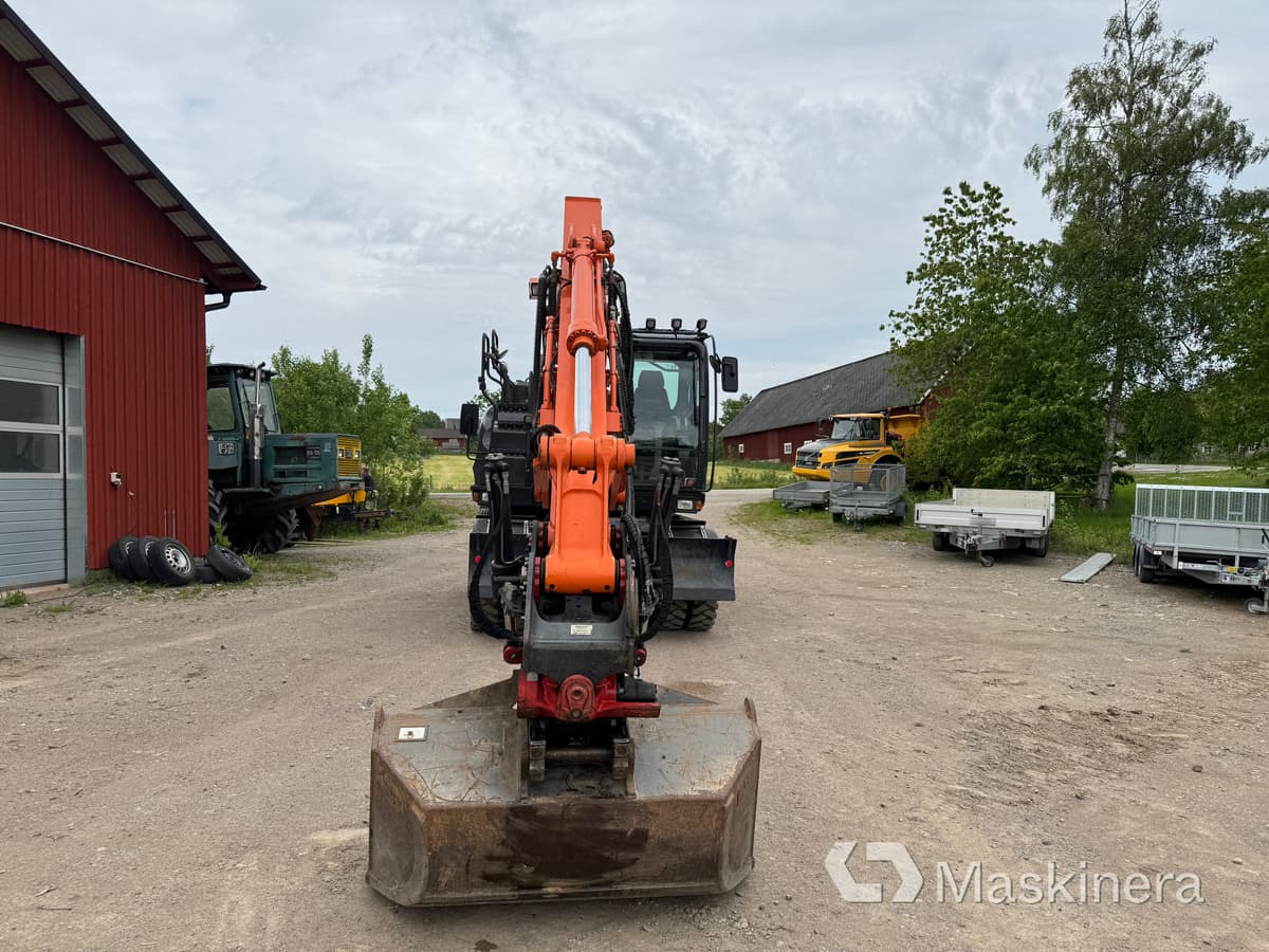 Hjulgrävare Hitachi Zaxis 140W med redskap - Pelle sur chenille: photos 2 Hjulgrävare Hitachi Zaxis 140W med redskap - Pelle sur chenille: photos 2