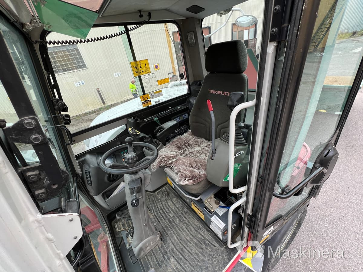 Pelle sur chenille Hjulgrävare Takeuchi TB295W med vagn & redskap: photos 25