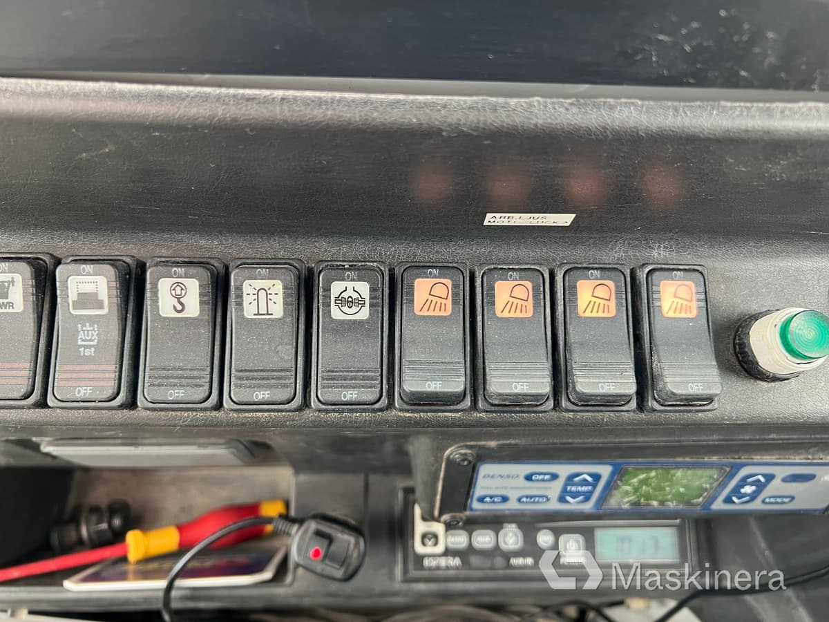 Pelle sur chenille Hjulgrävare Takeuchi TB295W med vagn & redskap: photos 37