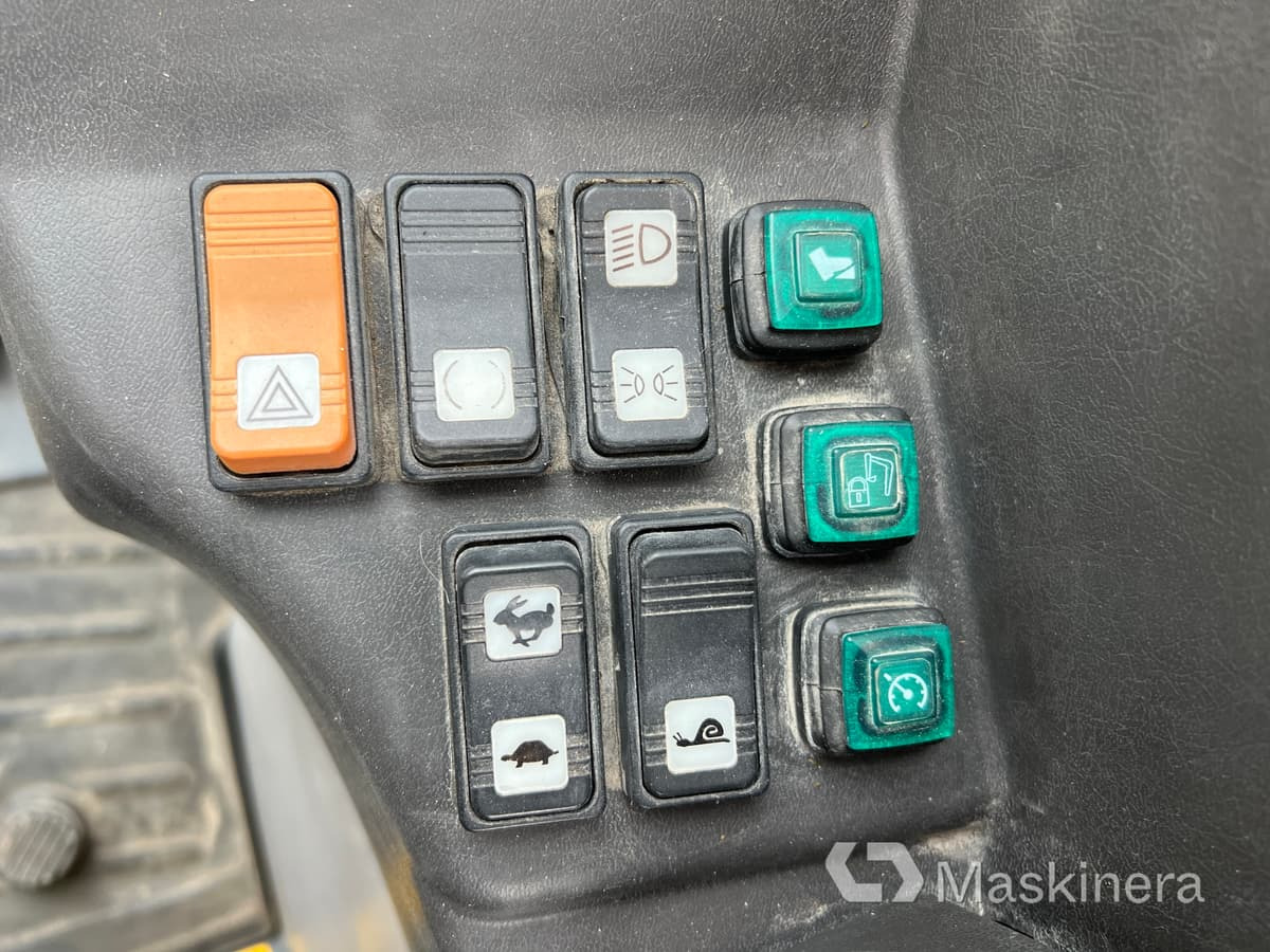 Pelle sur chenille Hjulgrävare Takeuchi TB295W med vagn & redskap: photos 33