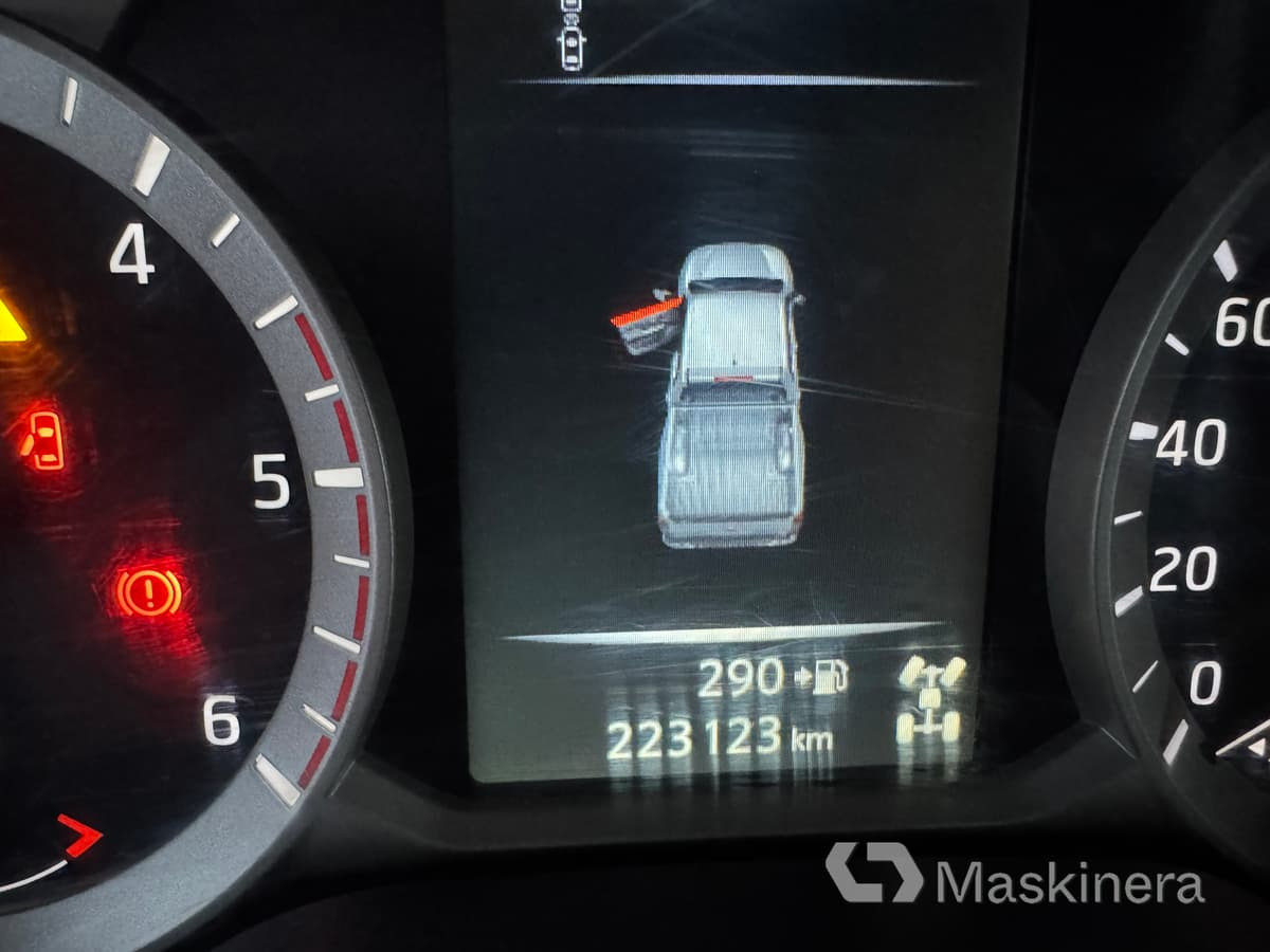 Fourgonnette Pickup Nissan Navara med flak: photos 11 Fourgonnette Pickup Nissan Navara med flak: photos 11