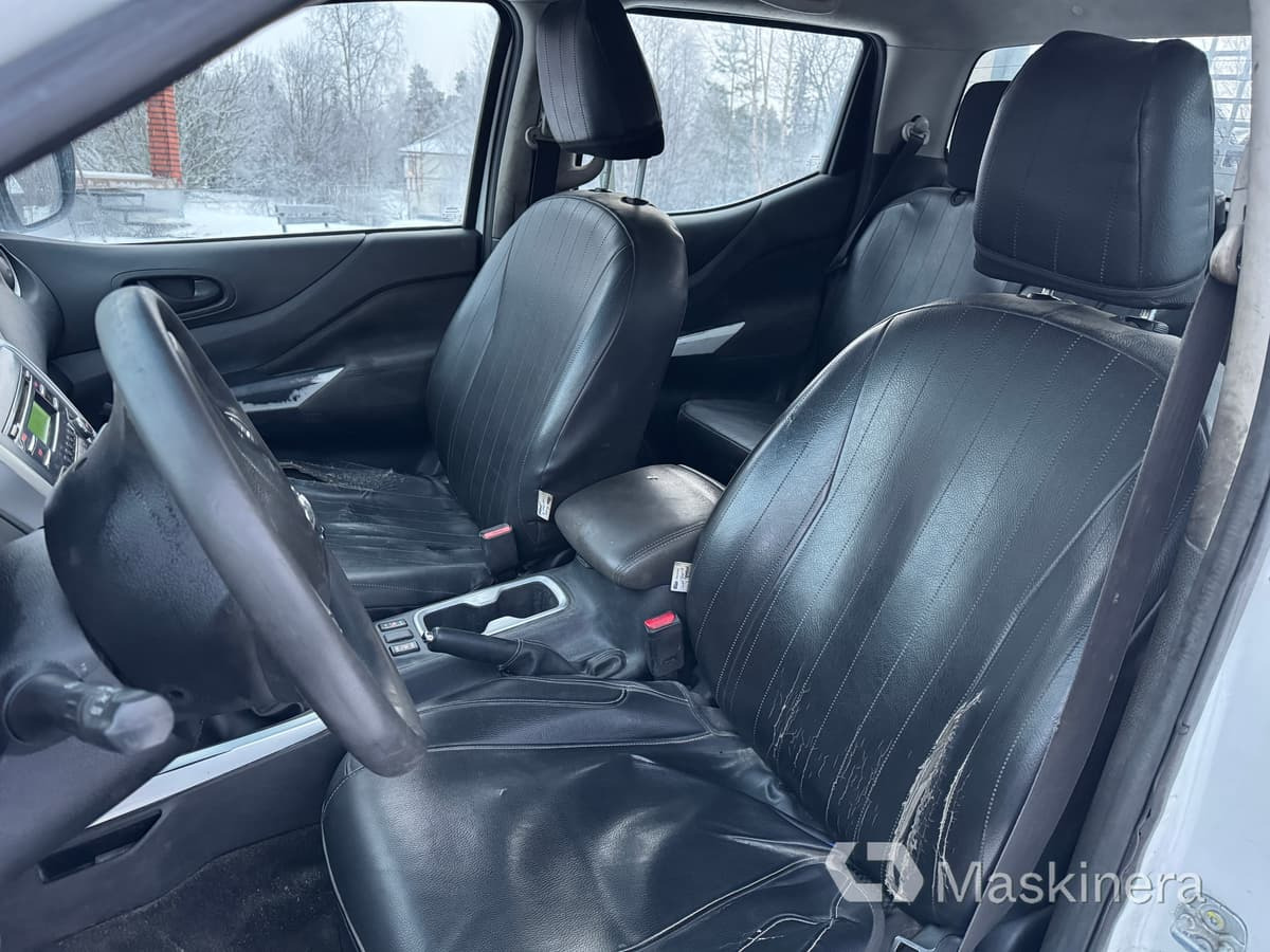 Fourgonnette Pickup Nissan Navara med flak: photos 10 Fourgonnette Pickup Nissan Navara med flak: photos 10