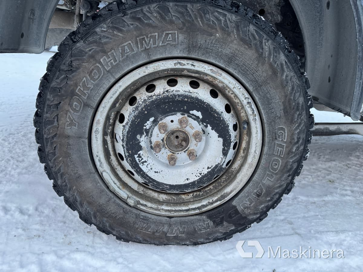 Fourgonnette Pickup Nissan Navara med flak: photos 42 Fourgonnette Pickup Nissan Navara med flak: photos 42