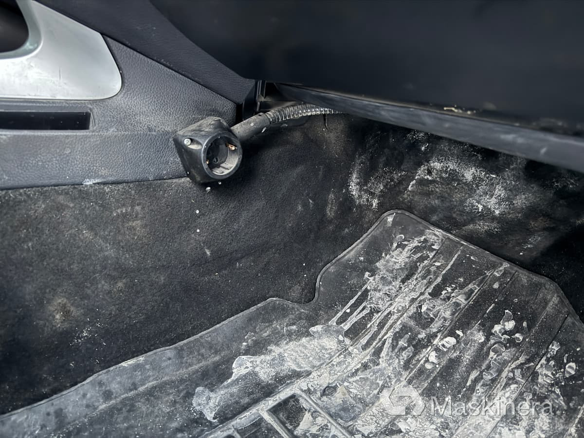 Fourgonnette Pickup Nissan Navara med flak: photos 36 Fourgonnette Pickup Nissan Navara med flak: photos 36