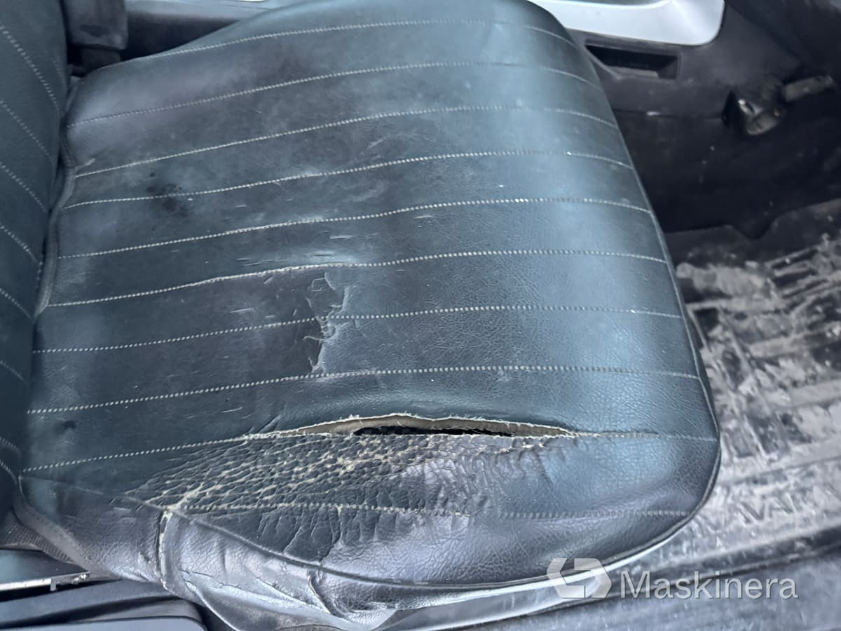 Fourgonnette Pickup Nissan Navara med flak: photos 37 Fourgonnette Pickup Nissan Navara med flak: photos 37