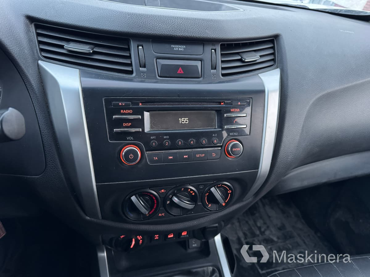 Fourgonnette Pickup Nissan Navara med flak: photos 13 Fourgonnette Pickup Nissan Navara med flak: photos 13