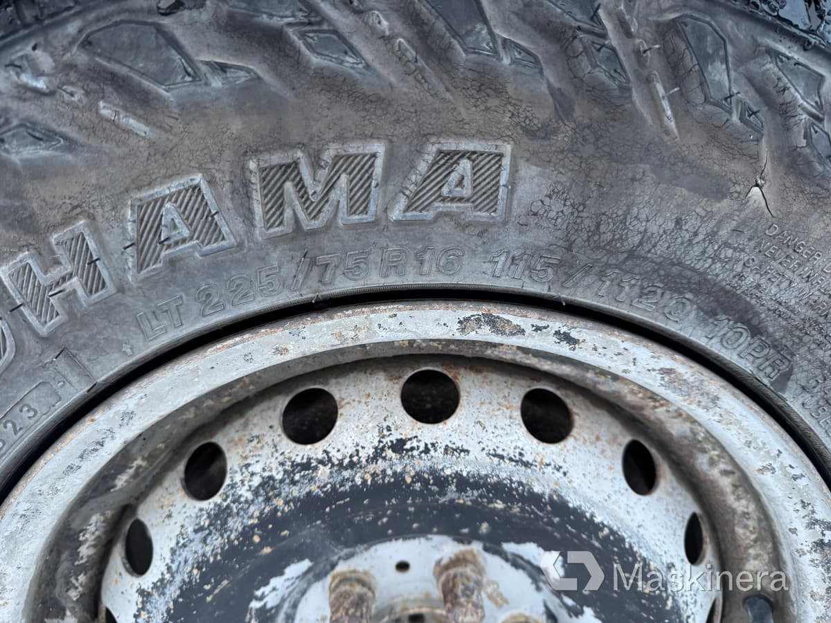 Fourgonnette Pickup Nissan Navara med flak: photos 44 Fourgonnette Pickup Nissan Navara med flak: photos 44