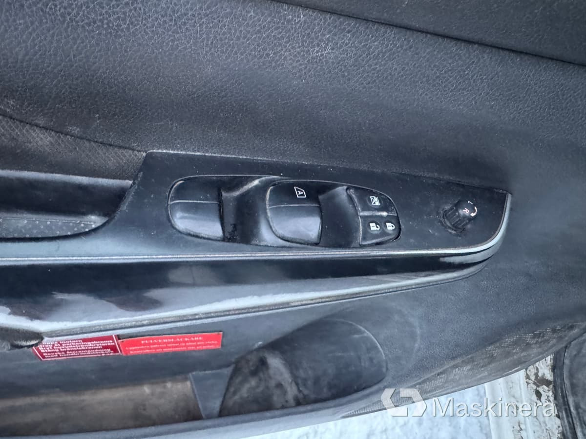 Fourgonnette Pickup Nissan Navara med flak: photos 25 Fourgonnette Pickup Nissan Navara med flak: photos 25