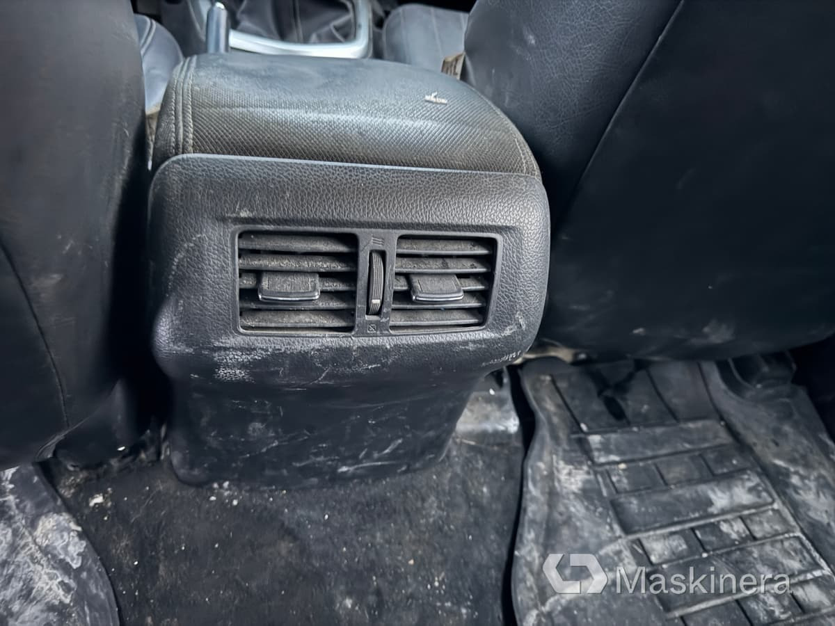 Fourgonnette Pickup Nissan Navara med flak: photos 31 Fourgonnette Pickup Nissan Navara med flak: photos 31