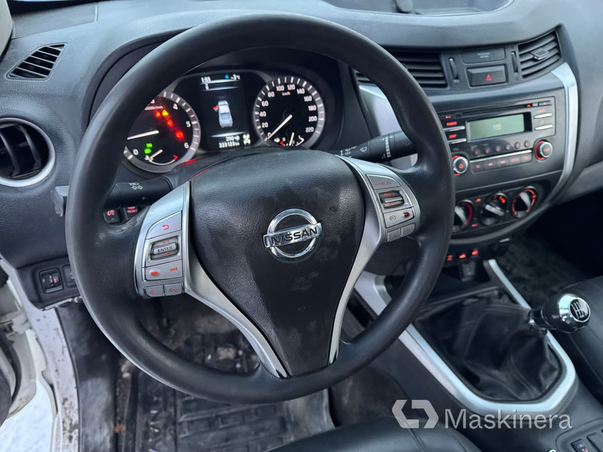 Fourgonnette Pickup Nissan Navara med flak: photos 14 Fourgonnette Pickup Nissan Navara med flak: photos 14