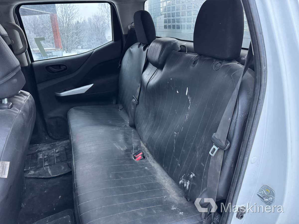 Fourgonnette Pickup Nissan Navara med flak: photos 28 Fourgonnette Pickup Nissan Navara med flak: photos 28