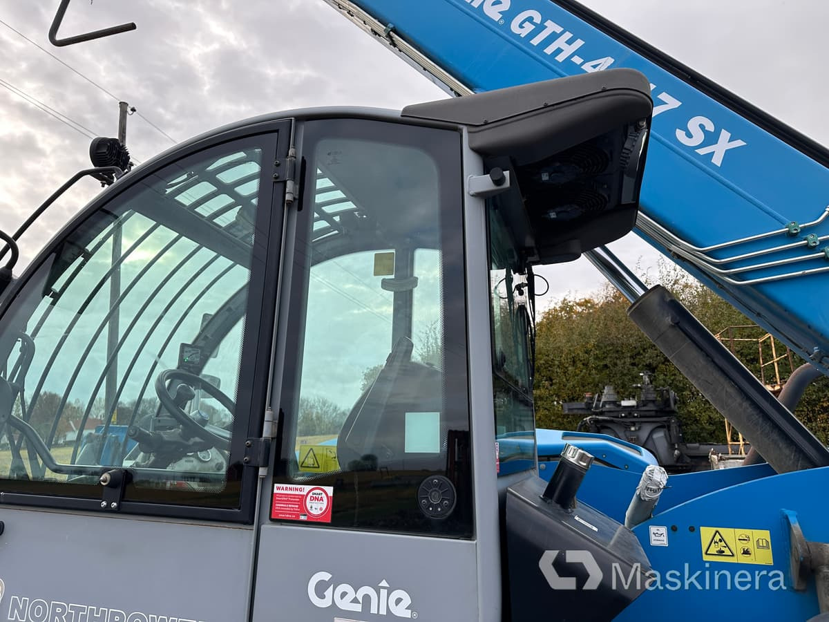 Chariot télescopique Teleskoplastare Genie GTH 4017SX + redskap: photos 16 Chariot télescopique Teleskoplastare Genie GTH 4017SX + redskap: photos 16