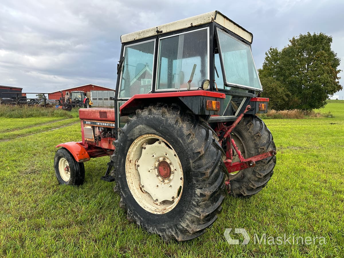 Traktor International 844 - Tracteur agricole: photos 3 Traktor International 844 - Tracteur agricole: photos 3
