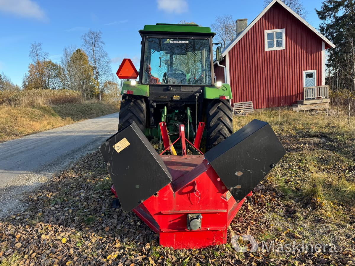 Traktor John Deere 3040 Mfwd med tillbehör - Tracteur agricole: photos 4 Traktor John Deere 3040 Mfwd med tillbehör - Tracteur agricole: photos 4