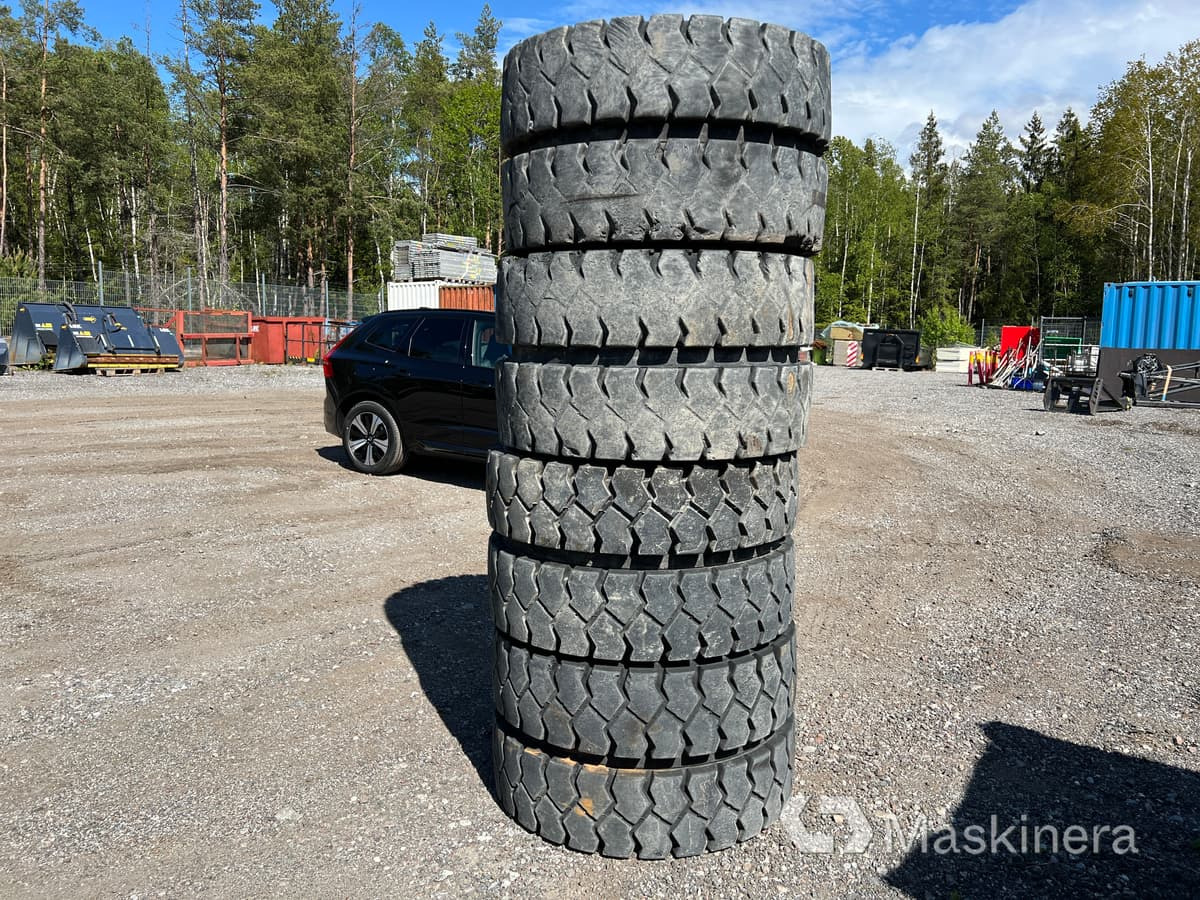 Trelleborg 10.00-20 NHS Däck med fälg Dubbelmontage Trelleborg 10.00-20 - Roue complète: photos 4 Trelleborg 10.00-20 NHS Däck med fälg Dubbelmontage Trelleborg 10.00-20 - Roue complète: photos 4